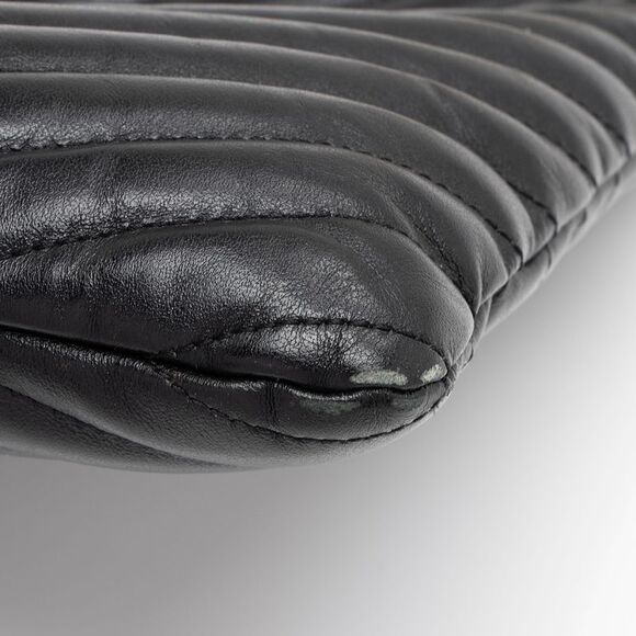 Saint Laurent Matelasse Calfskin Monogram Large Wristlet - Picture 14 of 15